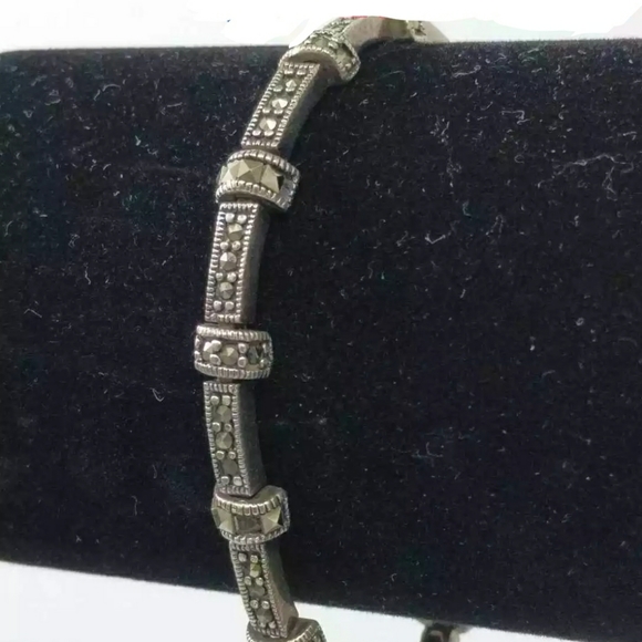 Signed Jewelry - 🆕️TRUE VINTAGE .925 silver marcasite bracelet
